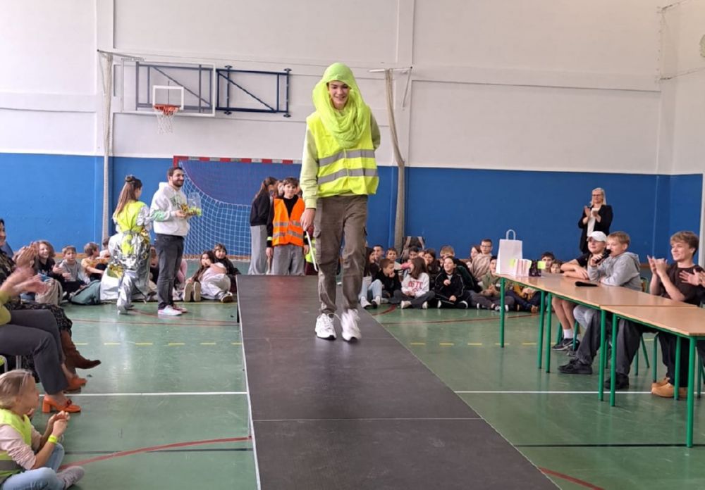 Odblaskowy pokaz mody (10)