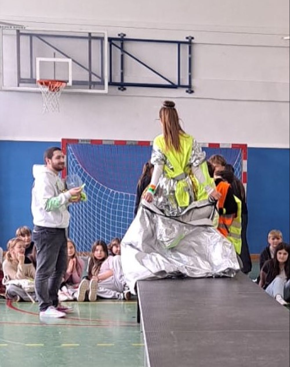 Odblaskowy pokaz mody (13)