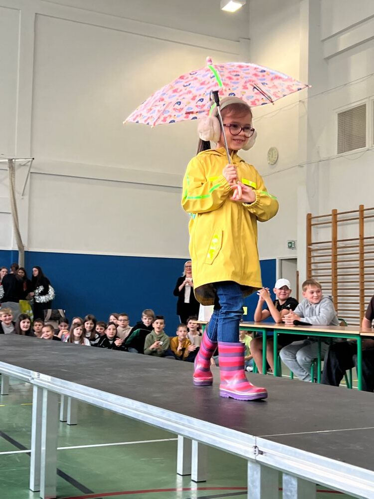 Odblaskowy pokaz mody (7)